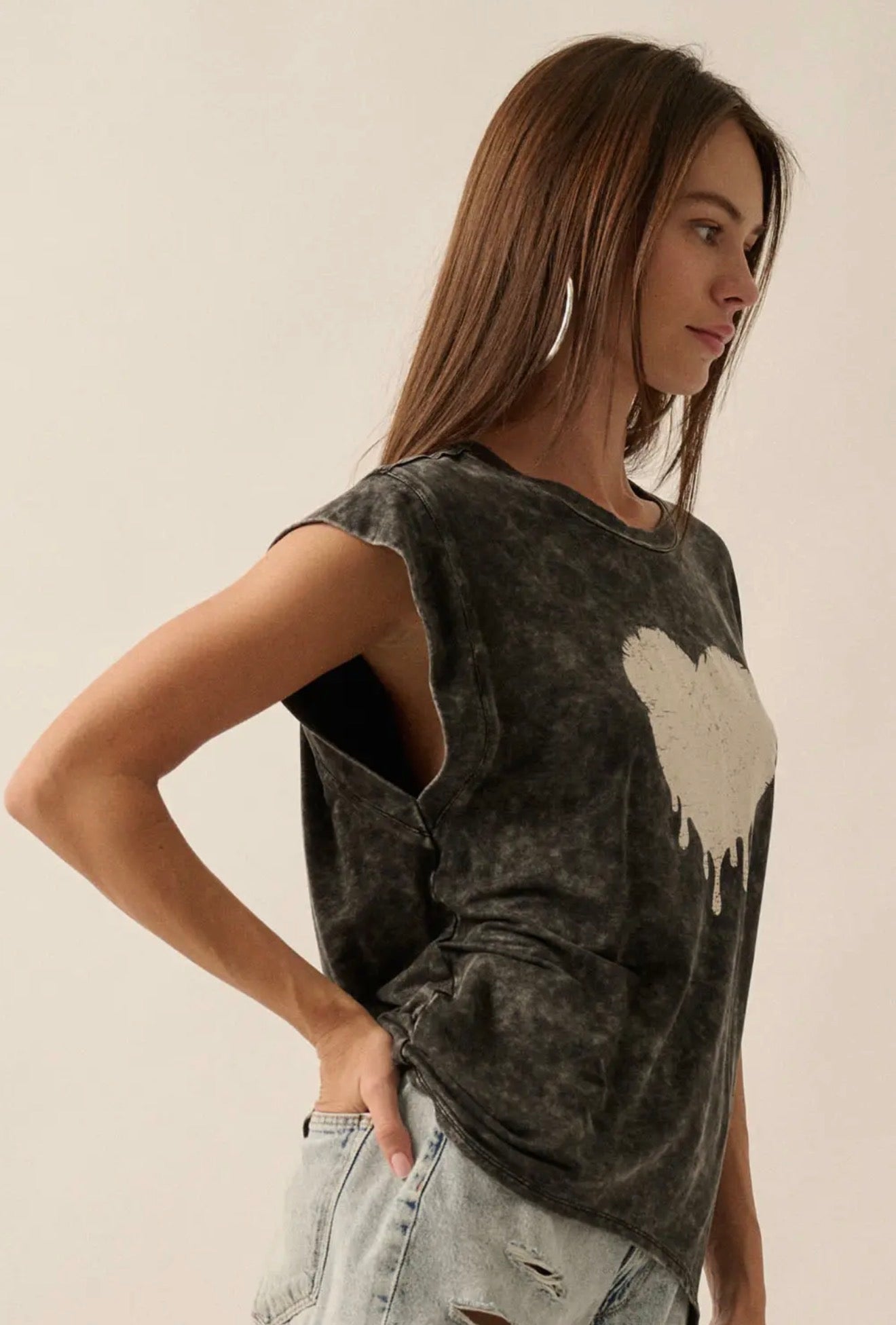 Melted Heart Vintage Wash Graphic Tee -Charcoal