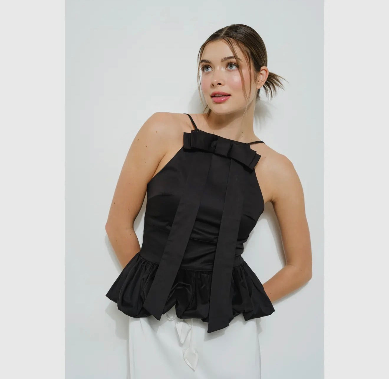 Sleeveless Front Bow Bow / Bubble Hem Top